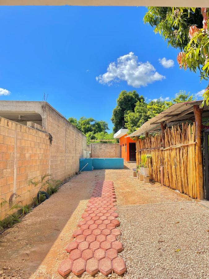 Casa Lol-Cab Hotel Valladolid  Bagian luar foto