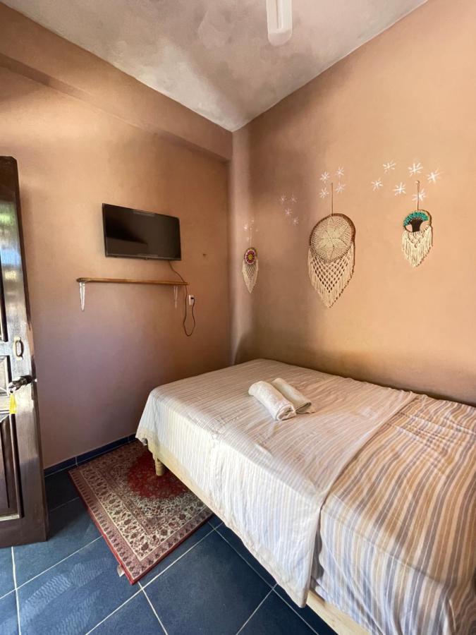 Casa Lol-Cab Hotel Valladolid  Bagian luar foto